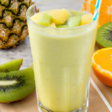 Tangy Pineapple Kiwi Smoothie 🥝